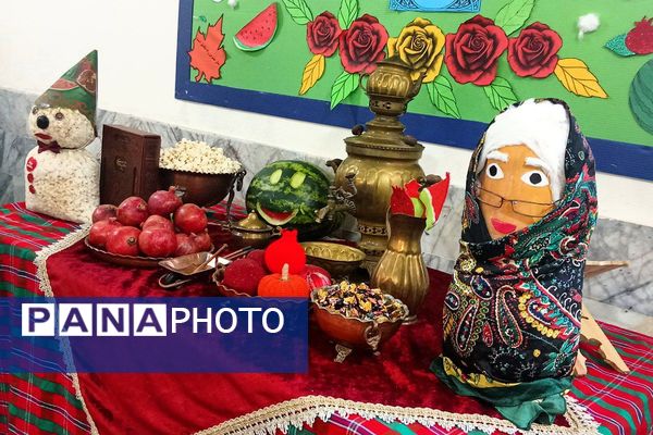 از سنت تا خلاقیت، برگزاری نمایشگاه صنایع دستی یلدا در دبیرستان توحید یک