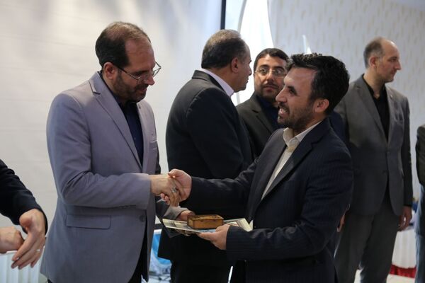آیین تجلیل از برگزیدگان جشنواره قرآن عترت و نماز آذربایجان شرقی