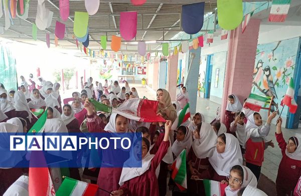 زنگ انقلاب در مدرسه شهید ابراهیم تنیده ناحیه یک بندرعباس به صدا در آمد