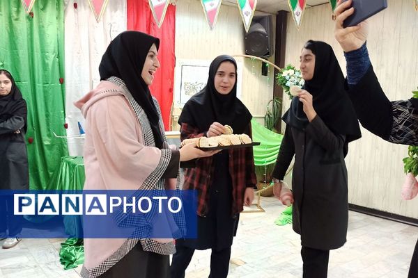 حضور پر شور دانش آموزان ناحیه دو شهرری در جشن نیمه شعبان و ایرانمون