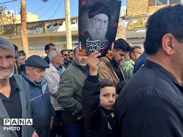 حضور موج چشم گیر مردمی در تشییع پیکر شهید بیت رهبری