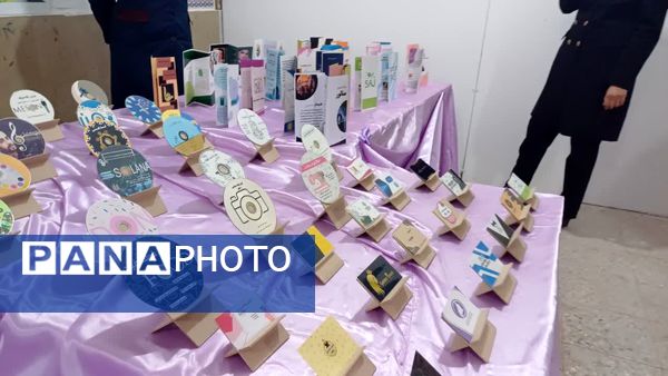 گالری هنر در هنرستان شهید بخشنده زرقان 