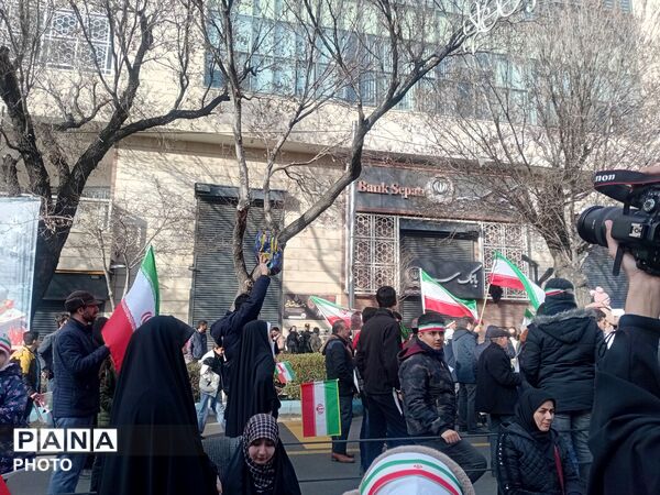 لبیک دهه‌نودی‌های تبریز به سیدمجتبی