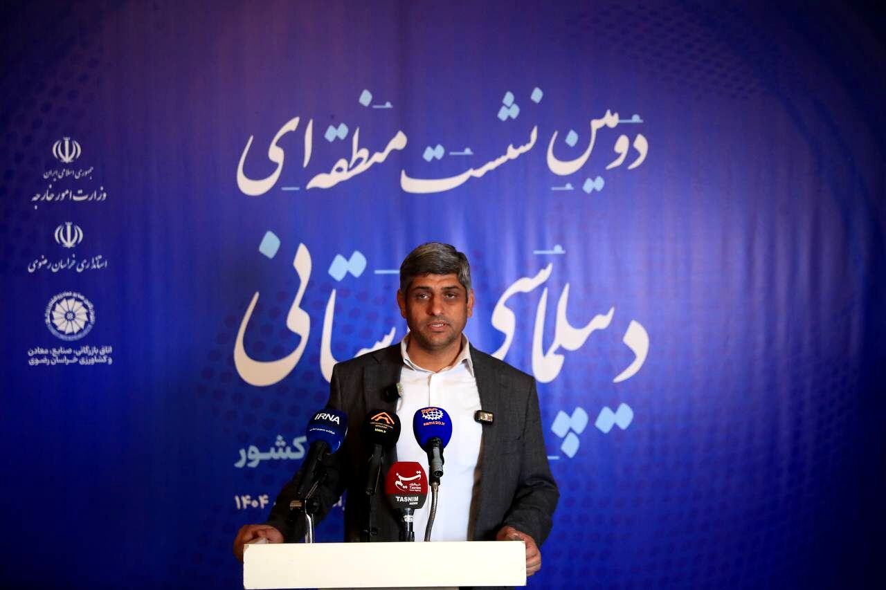 دیپلماسی منطقه‌ای، راهکار توسعه تجارت با کشورهای همسایه و مقابله با تحریم‌ها