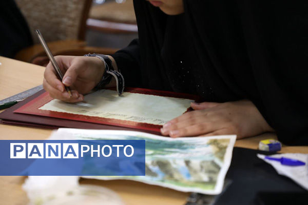 اجرای طرح آیه نگار با حضور بانوان هنرمند استان قم