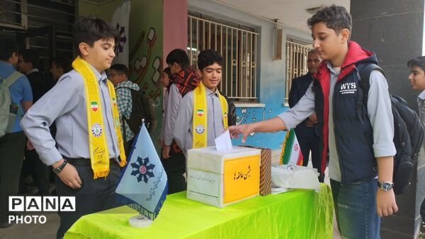 جشن عاطفه‌ها در مدرسه شهید باهنر۵ نظرآباد