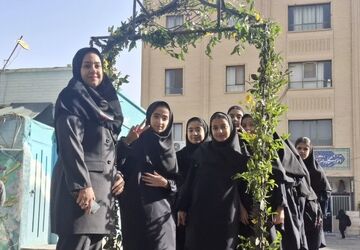 حرف دلم؛ یادگاری صمیمانه دانش‌آموزان در جشن ملوک زندی