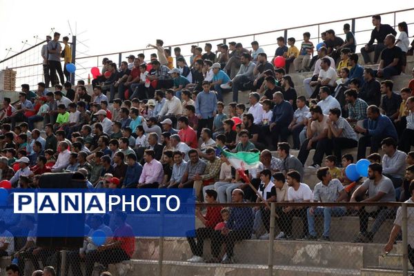 دیدار دوستانه پیشکسوتان تیم‌های ملی پرسپولیس و استقلال تهران با پیشکسوتان فوتبال گناباد و بجستان