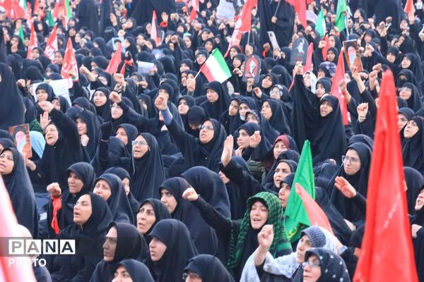 قاب هایی از یک بدرقه آسمانی ماندگار 