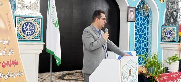 بدرقه دانش‌آموزان اعزامی به پیاده‌روی اربعین 