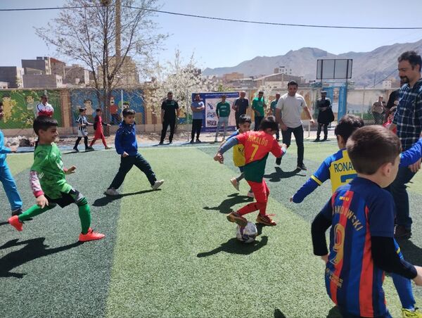 اجرای طرح شهید خرازی ( آزادسازی فضای ورزشی) در دبستان پیامبراعظم ( ص) شهرستان فیروزکوه 