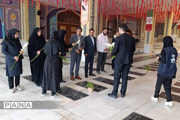 غبارروبی مزار شهدای امامزاده سیدعباس بجنورد به مناسبت روز جهانی سوادآموزی