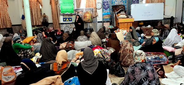 مراسم اعتکاف مادر دختری در مسجد صاحب الزمان آشخانه