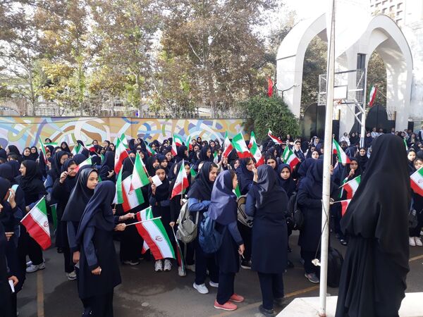 طلوعی تازه برای دانش‌آموزان دبیرستان مصلی نژاد حضرت زهرا در اول مهر