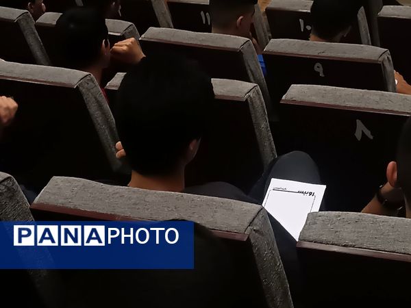 همایش روبیس شو با حضور رتبه‌های برتر کنکوری در نیشابور