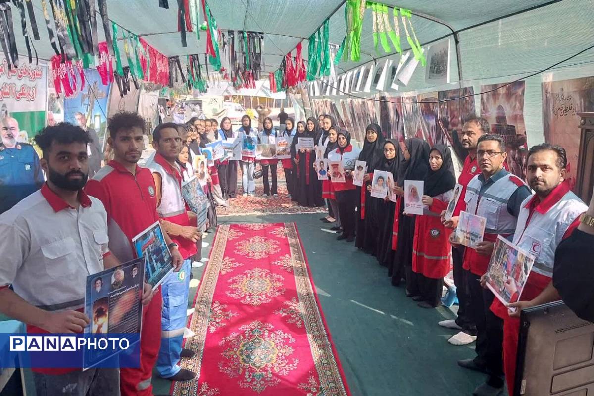 رژه اقتدار هلال‌احمری‌ها در شهرستان پیشوا به مناسبت هفته دفاع مقدس