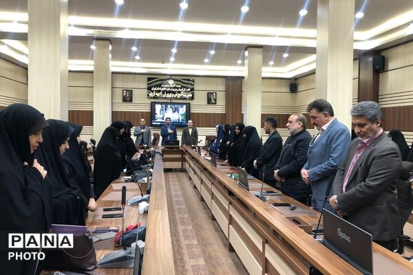 کارگاه توانمندسازی مدیران و معاونین پرورشی مدارس غیر دولتی و افتتاحیه طرح نماد در ناحیه دو شهرری 