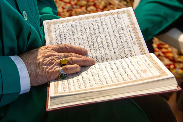 آیین معنوی اعتکاف در حرم مطهر رضوی- ۱