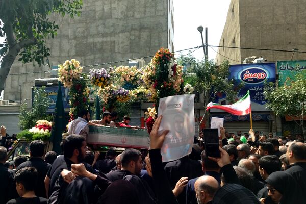 تشییع پیکر شهدای مدافع وطن در شهرک وحدت شهرستان فردیس