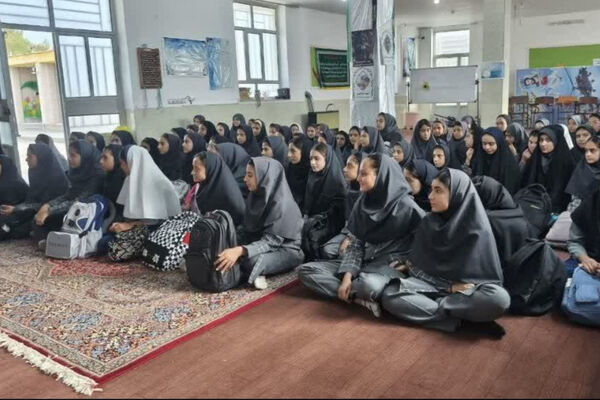 همه چیز مهیای ورود دانش آموزان در مدارس آباده