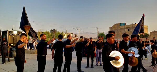  حضور پررنگ نوجوانان وجوانان در تاسوعای حسینی
