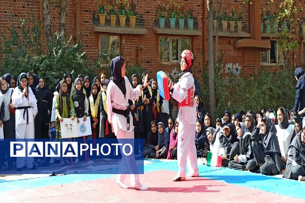  المپیاد ورزشی در دبیرستان ۱۳ آبان مشهد