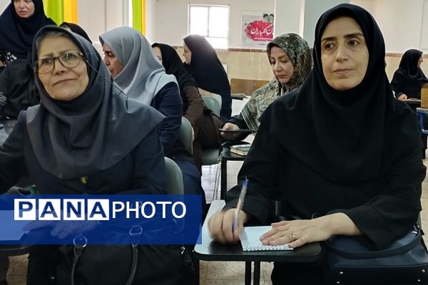 برگزاری مینی دوره هوش مصنوعی در دبیرستان حکمت بهارستان‌دو