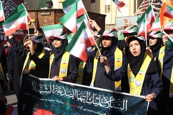 راهپیمایی یوم الله ۱۳ آبان در سمنان