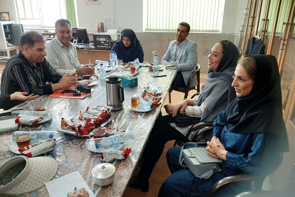 جلسه انجمن اولیا و هیات امنا در مدرسه پویش ناحیه ۳ شیراز