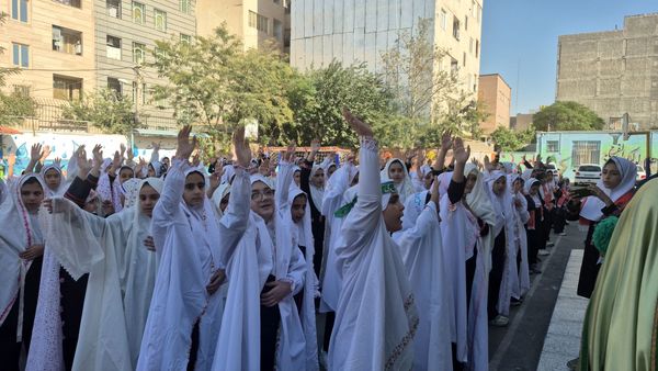آیین افتتاح طرح مصباح الهدی با عطر پرچم حسینی در دبستان هدی