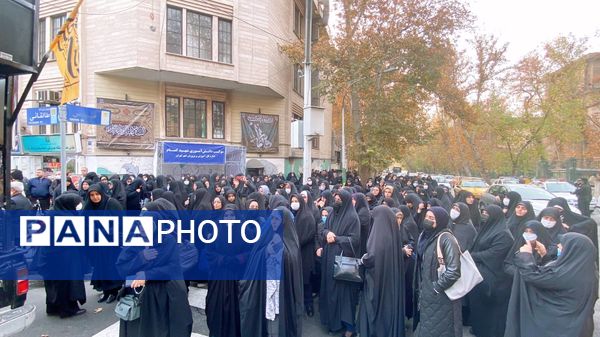 شکوه حضور فرهنگیان مناطق تهران در تشییع شهید گمنام