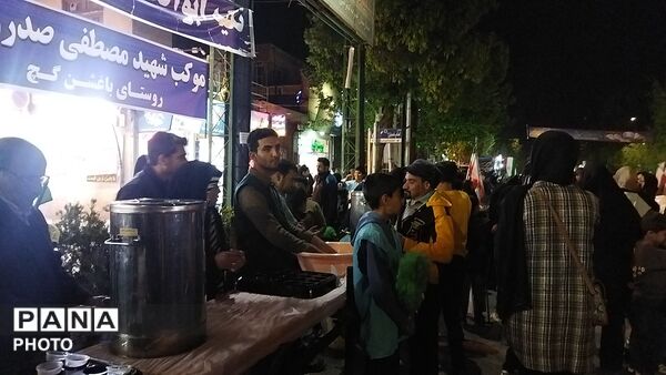 موکب مردمی شهید مصطفی صدر زاده پنجاه شب میزبان وطن پرستان نیشابوری 
