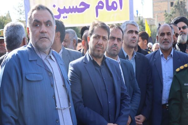 حضور پرشور دانش‌آموزان پاکدشتی در راهپیمایی روز ۱۳ آبان