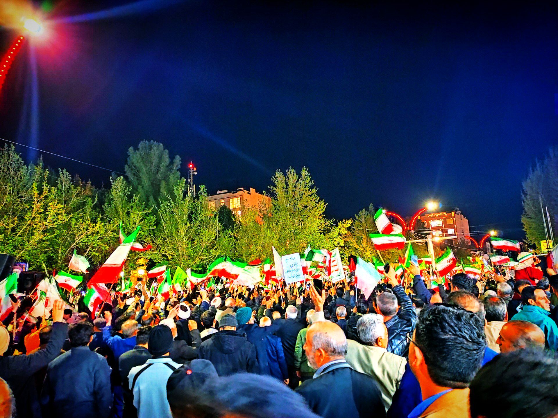 کاشمری ها بیست و هشت شب کمر خستگی را شکستند