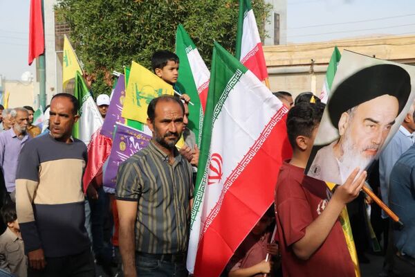مردم بندرخمیر با حضور یکپارچه در ۲۲ بهمن اقتدار خود را فریاد زدند