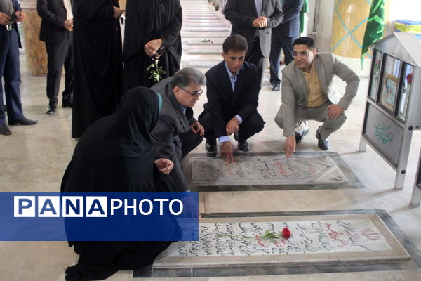 تجدید میثاق با شهدا در بوشهر