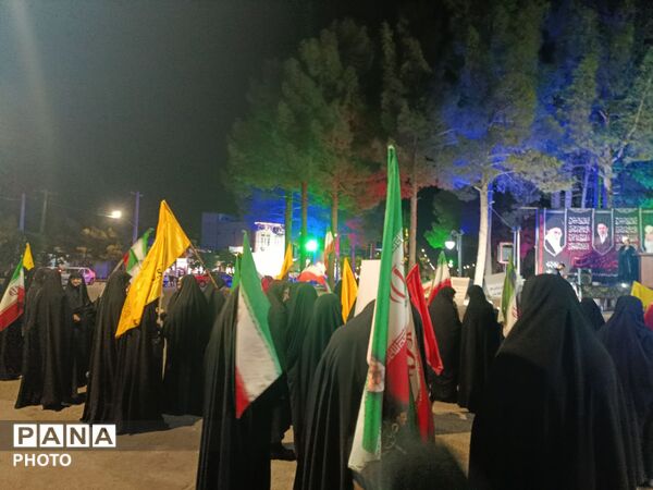 مردم رشتخوار در سوگ رهبر شهید، با آرمان‌های او تجدید عهد کردند