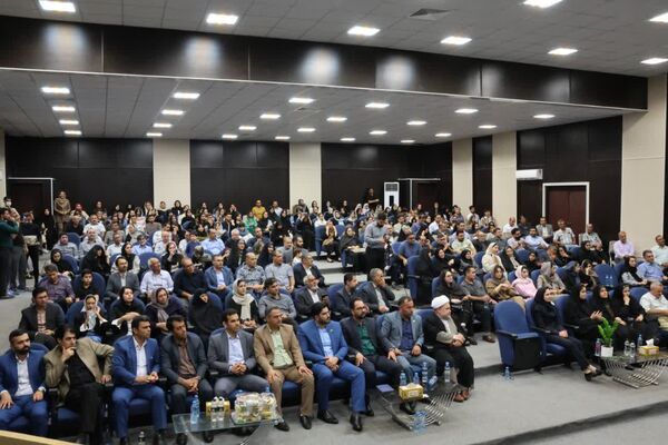 آیین رونمایی از کتاب «از خانه تا کارخانه» در جاجرم 