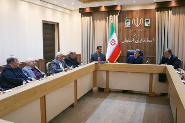 نشست خیرین مدرسه‌ ساز استان اصفهان با استاندار