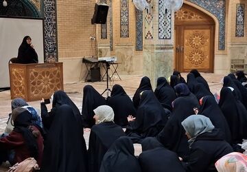 اعتکاف دانش‌آموزی در مسجد جامع امام سجاد(ع)