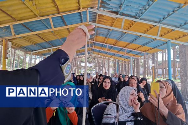 کارگاه آموزشی مربیان پیشتاز سازمان دانش‌آموزی در اردوگاه شهید منتظری شهریار 