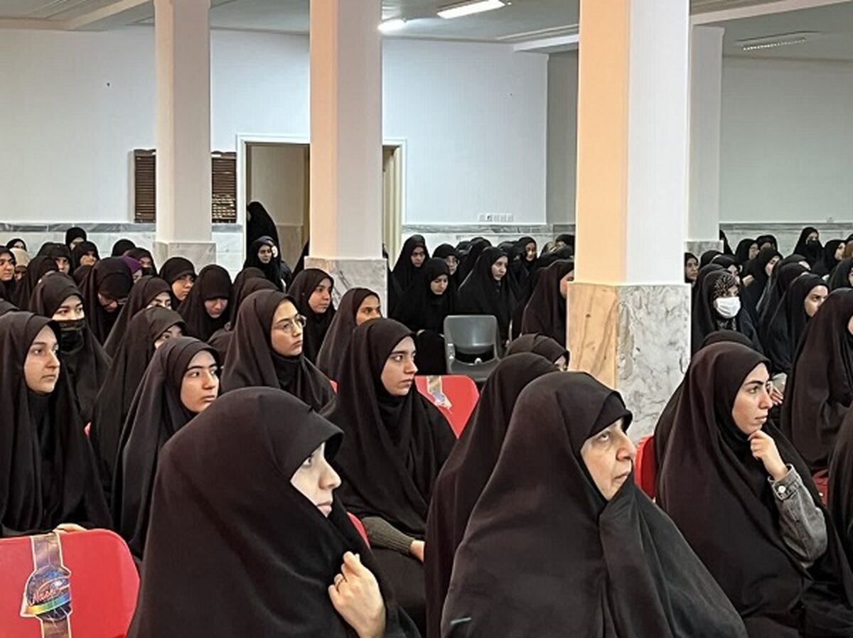 برگزاری همایش تبیینی آشنایی دانشجومعلمان قم با قوانین گزینش

