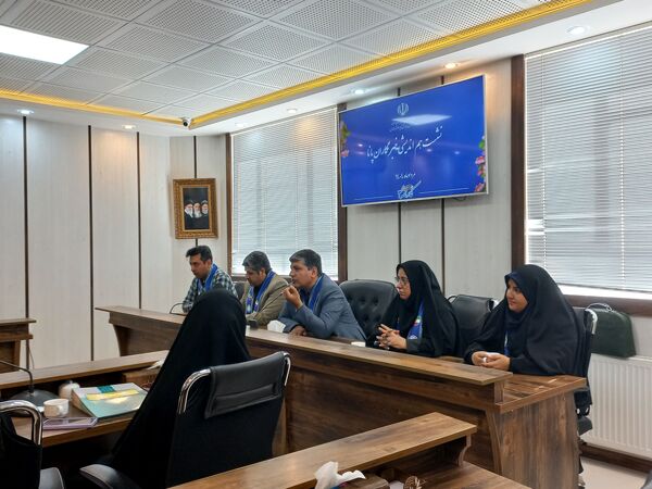 نشست صمیمی دانش‌آموز خبرنگاران پانا ناحیه 3 مشهد با مدیر سازمان دانش آموزی خراسان رضوی