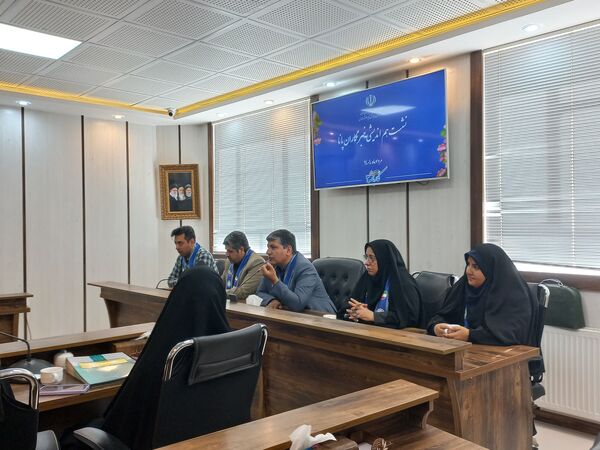نشست صمیمی دانش‌آموز خبرنگاران پانا ناحیه 3 مشهد با مدیر سازمان دانش آموزی خراسان رضوی
