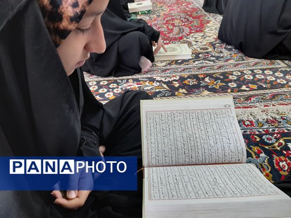 محفل انس با قرآن در  ماه مبارک رمضان در مهدیه روستای دهنو خلیل آباد 