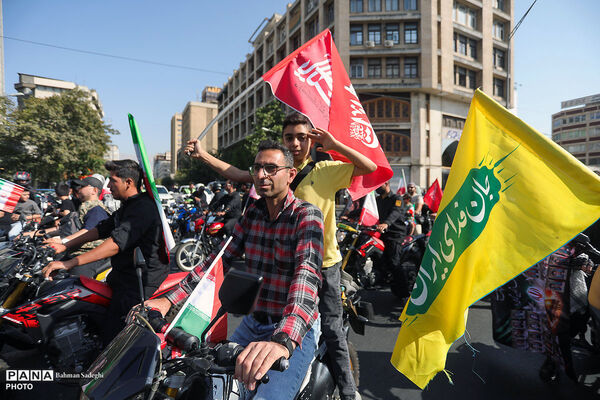 رزمایش موتور سواران جان‌فدای ایران