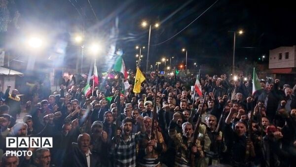 اجتماع باشکوه مردم معمولان در سوگ رهبر معظم انقلاب 
