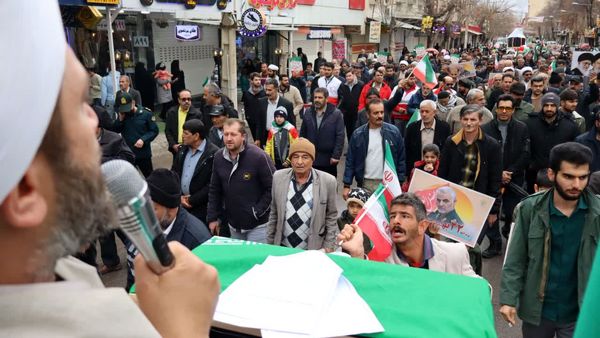 تجلی ایمان و اتحاد در جشن چهل و هفتمین بهار انقلاب