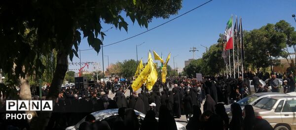 حضور گسترده مردم چهارمحال و بختیاری در مراسم عاشورای حسینی