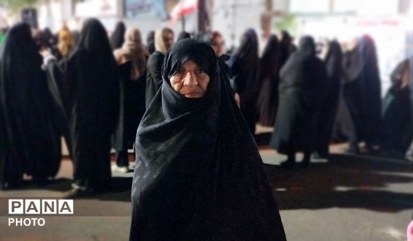 امیریه در هشتاد و هشتمین شبِ همدلی با نجوای امید و همبستگی در سکوتِ شهر غوغا کرد